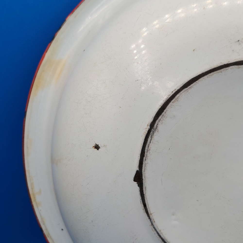 Vintage Round White Enamel Basin with Red Rim - Picture 9 of 11